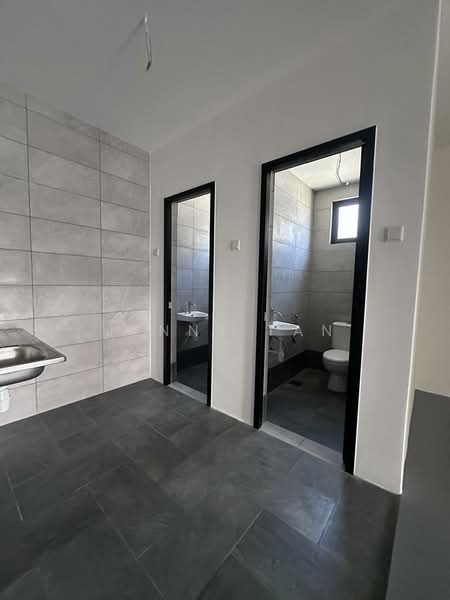 Kilang untuk Disewa di Jenjarom (Selangor) - Jenny Tan - Bathroom - PropertyGuru.com.my