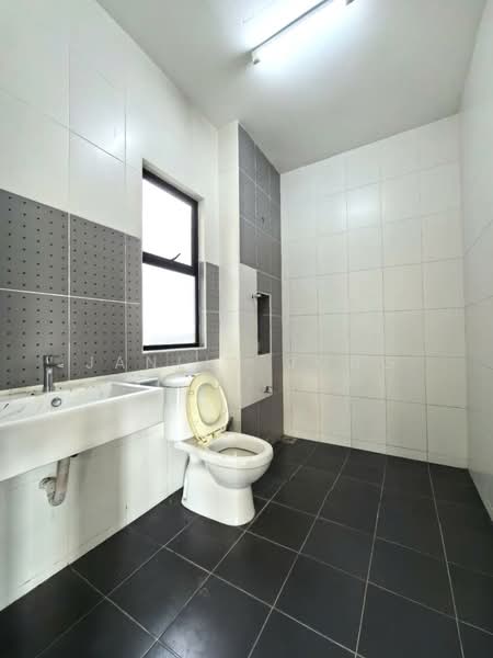 Semi-Detached House for Sale in Taman Nusa Idaman (Iskandar Puteri (Nusajaya)) - Janlly Jong - Bathroom - PropertyGuru.com.my
