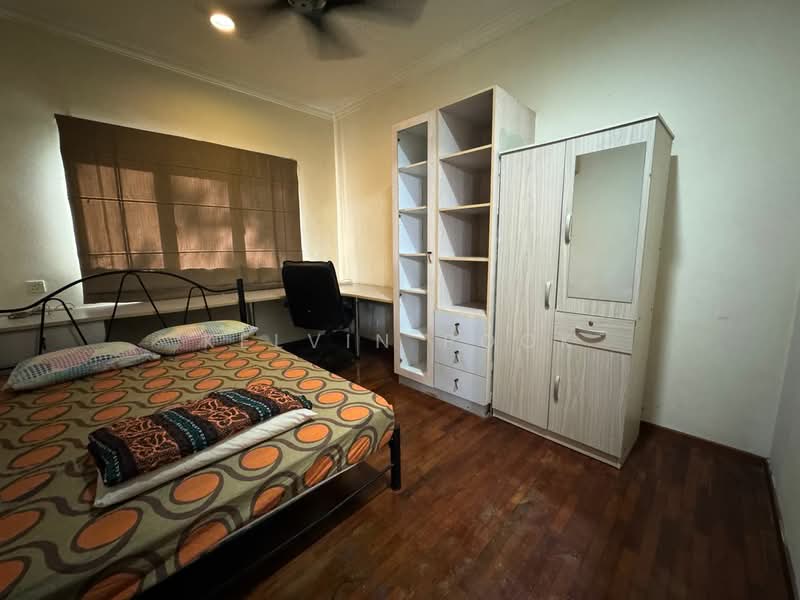 Apartment for Sale at D'Melor Condominium - Kelvin Pook - Bedroom - PropertyGuru.com.my