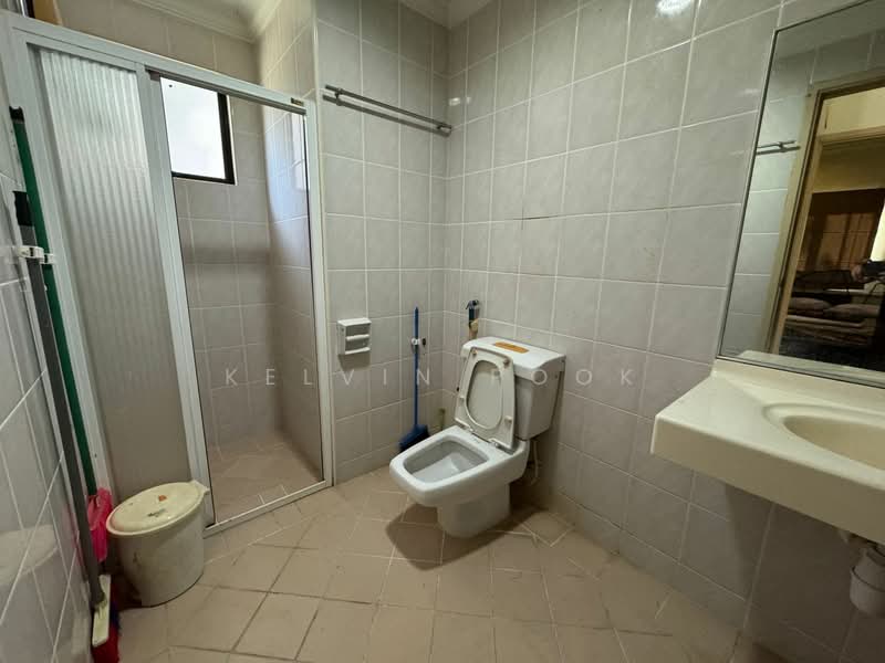 Apartment for Sale at D'Melor Condominium - Kelvin Pook - Bathroom - PropertyGuru.com.my