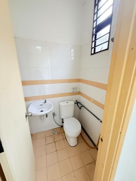 2.5-storey Terraced House for Rent in Ampang Saujana (Ampang) - Sam Jamal - Bathroom - PropertyGuru.com.my