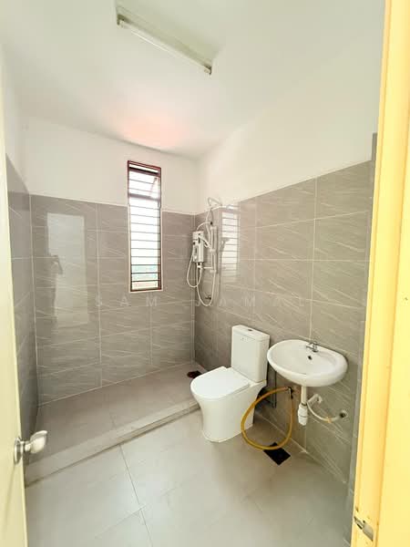2.5-storey Terraced House for Rent in Ampang Saujana (Ampang) - Sam Jamal - Bathroom - PropertyGuru.com.my