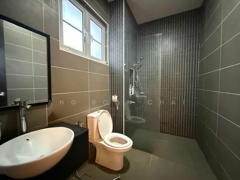 Semi-Detached House for Sale in Taman Ekoflora (Johor Bahru) - Ang Boon Chai - Bathroom - PropertyGuru.com.my