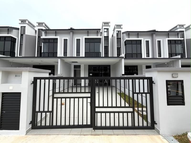 Rumah Teres 2 Tingkat untuk Dijual di Taman Mount Austin (Tebrau) - Angelina Tan - PropertyGuru.com.my