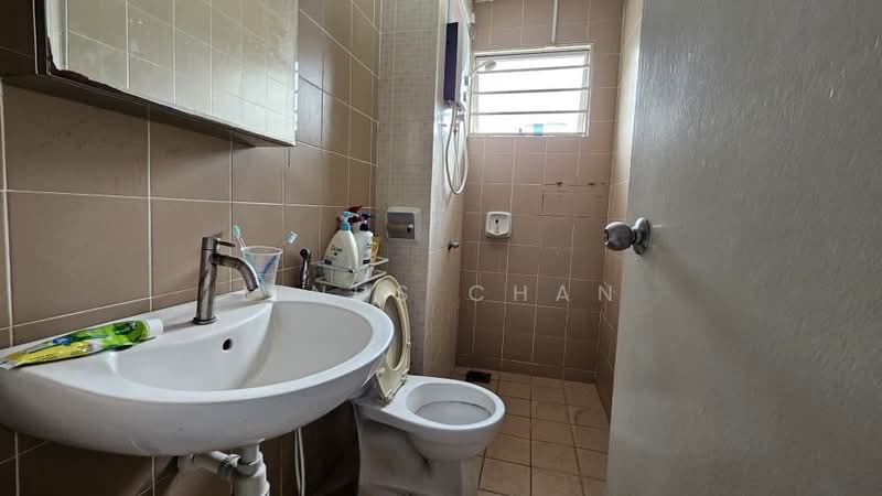 Townhouse for Rent in Kayu Ara (Selangor) - Linus Chan - Bathroom - PropertyGuru.com.my