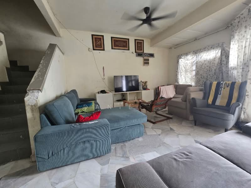 Terraced House for Sale in Usj 4 (Subang Jaya) - DANIEL . - Living Room - PropertyGuru.com.my