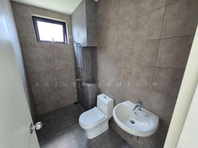 Rumah Banglo untuk Dijual di Alam Sari (Bangi) - Adzura Zamedin - Bathroom - PropertyGuru.com.my