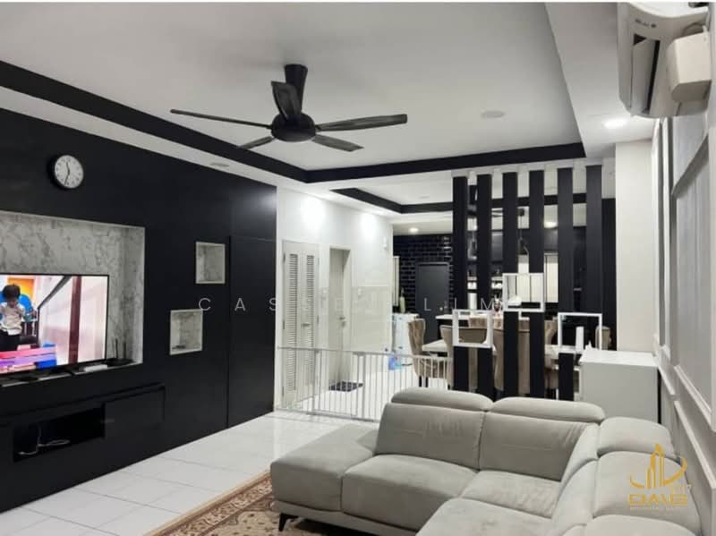 2-storey Terraced House for Sale in Setia Alam (Selangor) - Cassey Lim - Living Room - PropertyGuru.com.my