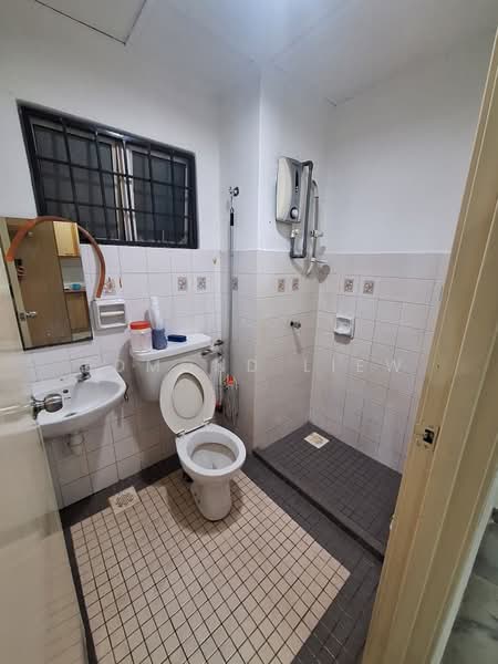 Pangsapuri untuk Dijual di Seri Kasturi - Edmond Liew - Bathroom - PropertyGuru.com.my
