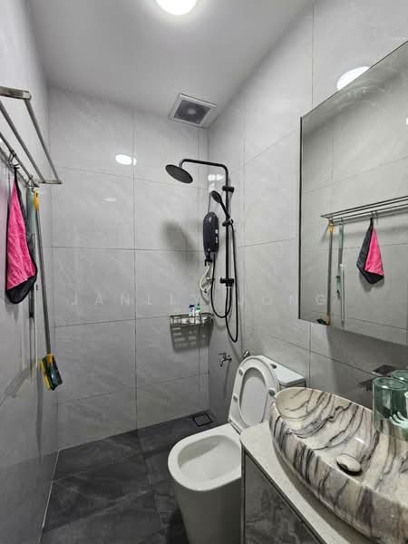 1-storey Terraced House for Sale in Taman Skudai Baru (Skudai) - Janlly Jong - Bathroom - PropertyGuru.com.my