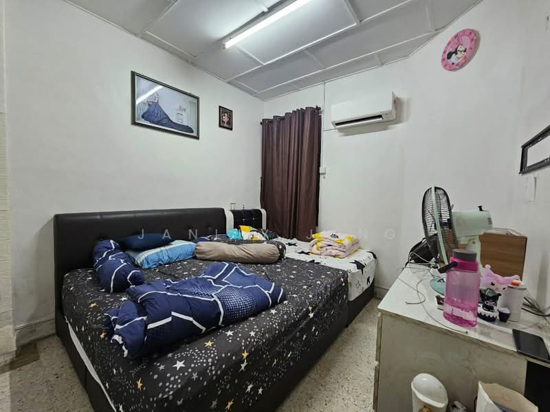 1-storey Terraced House for Sale in Taman Skudai Baru (Skudai) - Janlly Jong - Bedroom - PropertyGuru.com.my