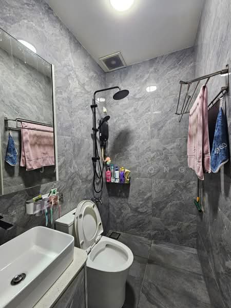 1-storey Terraced House for Sale in Taman Skudai Baru (Skudai) - Janlly Jong - Bathroom - PropertyGuru.com.my