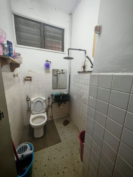 1-storey Terraced House for Sale in Taman Bukit Maluri (Kepong) - Suki Tan - Bathroom - PropertyGuru.com.my