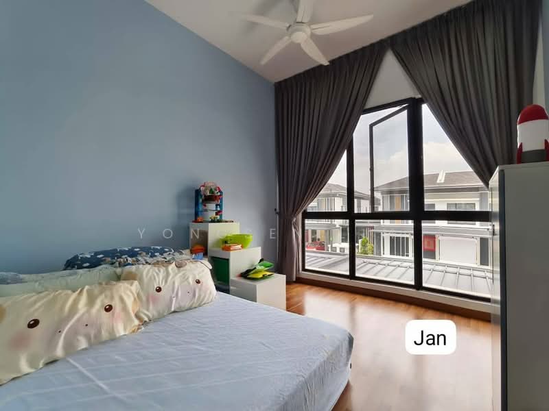 Rumah Berkembar untuk Dijual di Eco Ardence (Setia Alam) - Yongsen Lim - Bedroom - PropertyGuru.com.my