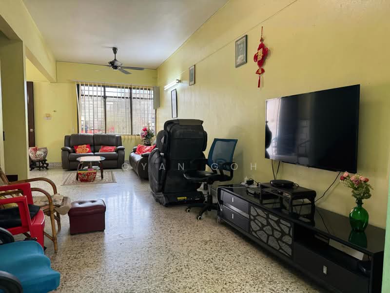 Terraced House for Rent in Island Glades (Jelutong) - Qyan Goh - Living Room - PropertyGuru.com.my