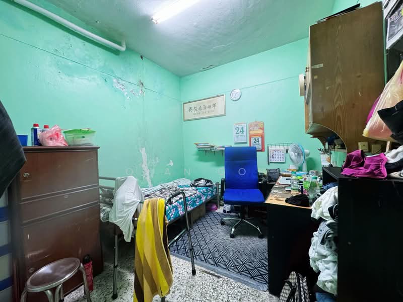 Terraced House for Rent in Island Glades (Jelutong) - Qyan Goh - Bedroom - PropertyGuru.com.my