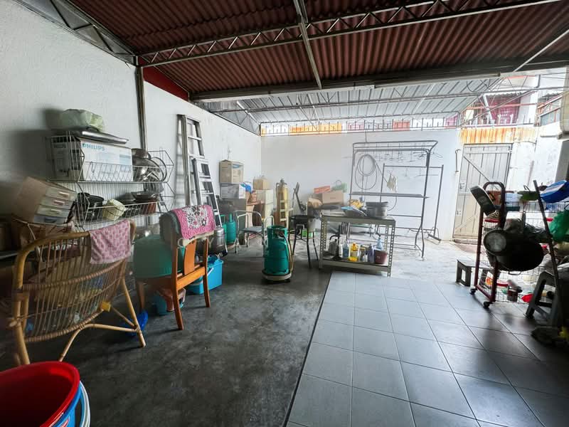 Terraced House for Rent in Island Glades (Jelutong) - Qyan Goh - Exterior - PropertyGuru.com.my