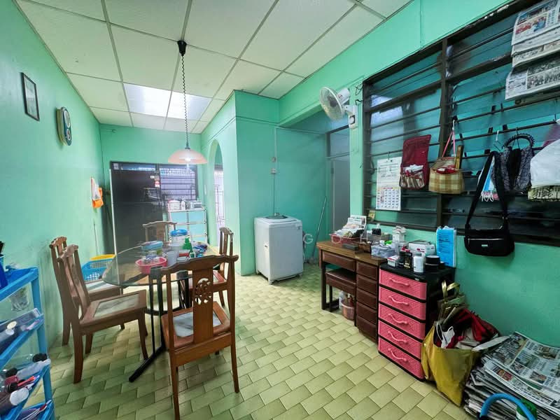 Terraced House for Rent in Island Glades (Jelutong) - Qyan Goh - Dining Room - PropertyGuru.com.my