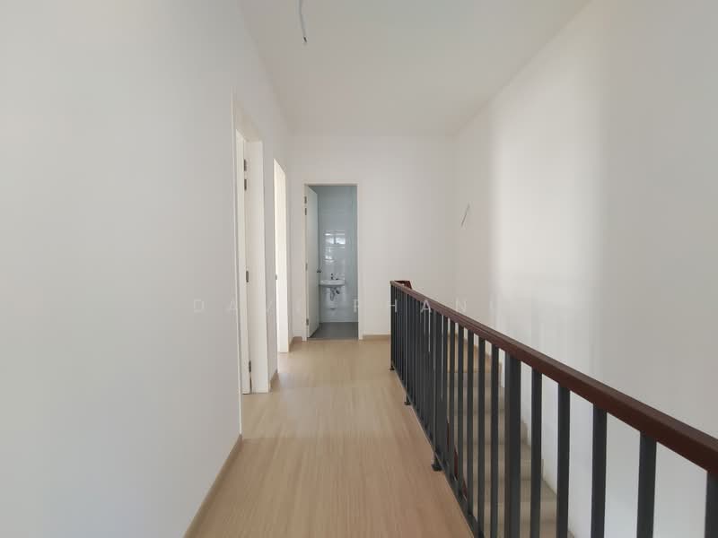 2-storey Terraced House for Sale in Telok Panglima Garang (Selangor) - Dave Phang - Corridor - PropertyGuru.com.my