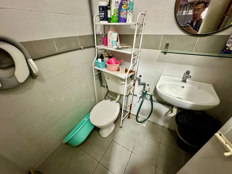 Rumah Teres 1 Tingkat untuk Dijual di Jalan Kebun (Klang) - Danial Zharif - Bathroom - PropertyGuru.com.my