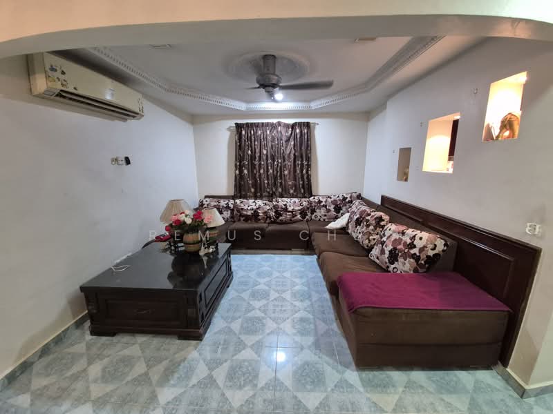 Rumah Teres untuk Dijual di Taman Selayang (Selayang) - Remus Chen - Living Room - PropertyGuru.com.my