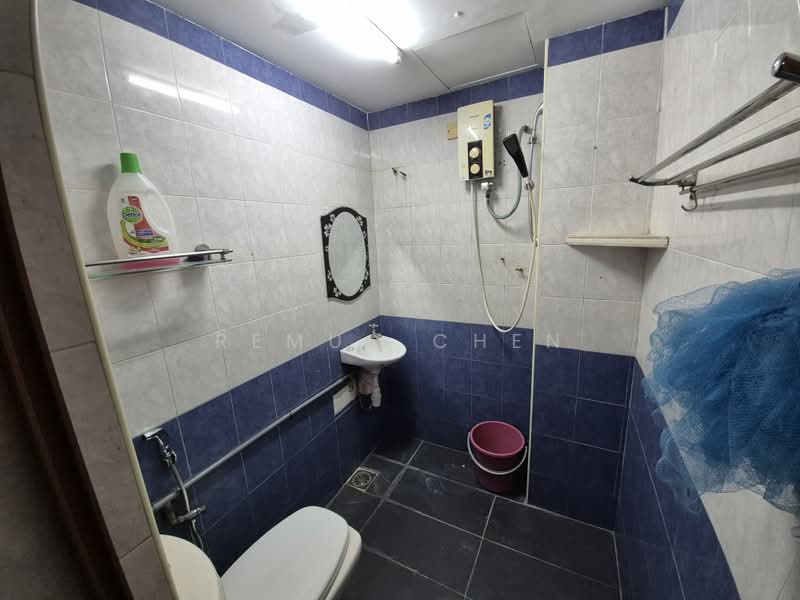 Rumah Teres untuk Dijual di Taman Selayang (Selayang) - Remus Chen - Bathroom - PropertyGuru.com.my