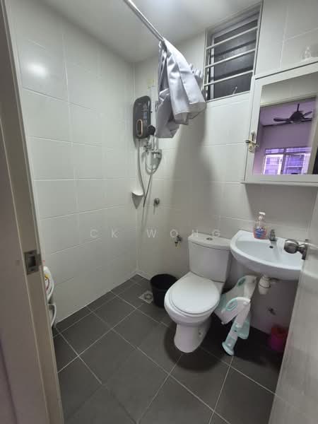Kondominium untuk Disewa di Sky Awani Residensi 1 - CK Wong - Bathroom - PropertyGuru.com.my