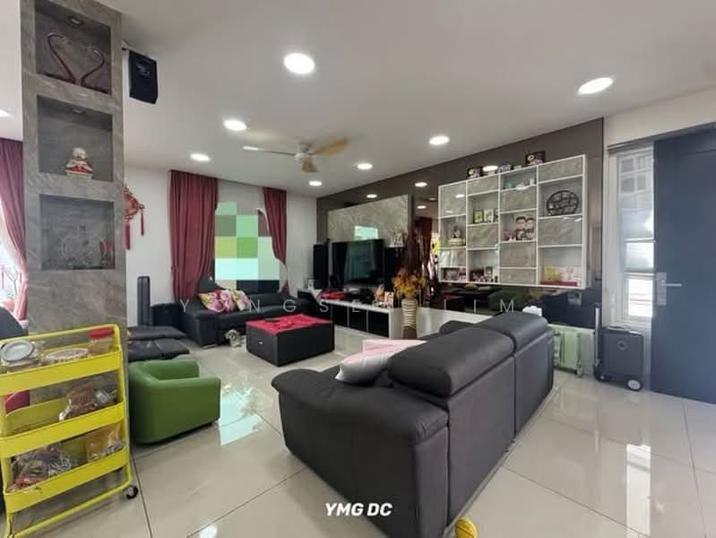 2-storey Terraced House for Sale in Ambang Botanic 2 (Klang) - Yongsen Lim - Living Room - PropertyGuru.com.my