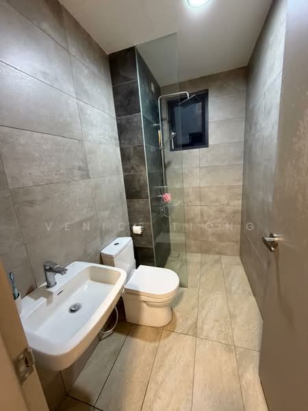 Kondominium untuk Disewa di Bennington Residences @ SkyArena - Venice Tiong - Bathroom - PropertyGuru.com.my