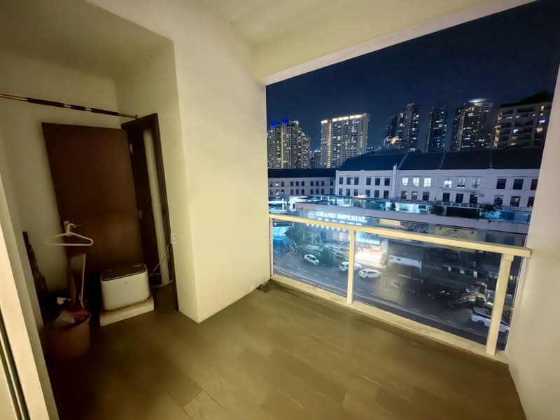 Service Residence for Sale at Chelsea @ Plaza Damas 3 - Elvis Kok - Balcony - PropertyGuru.com.my