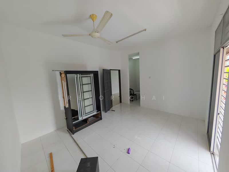 Rumah Berkembar untuk Disewa di Taman Ksm (Bentong) - Trevor Chai - Living Room - PropertyGuru.com.my