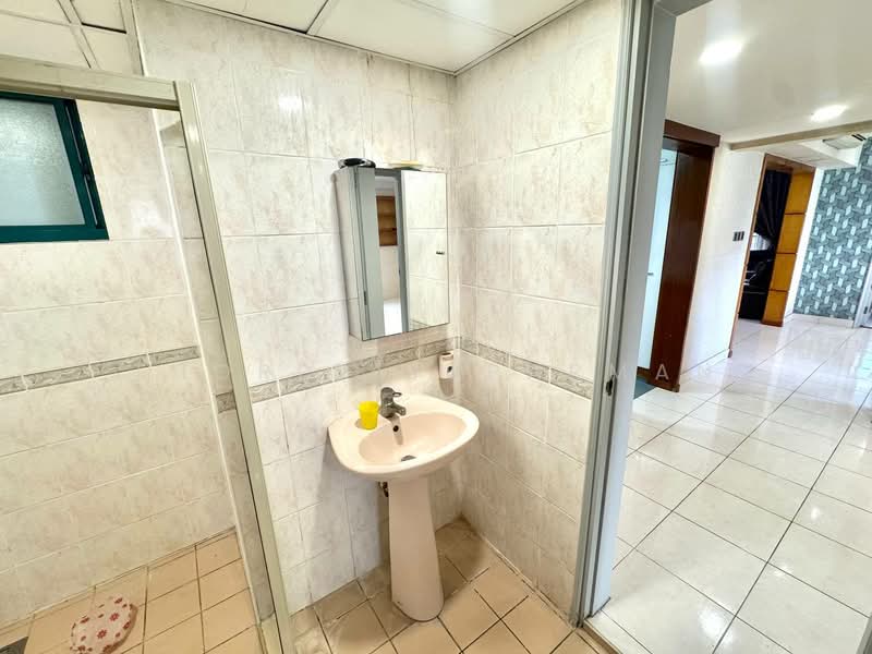 Kondominium untuk Dijual di Astana - Thoriq Suparman - Bathroom - PropertyGuru.com.my