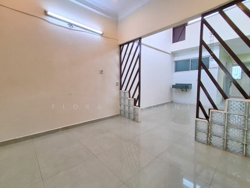 Rumah Teres 1 Tingkat untuk Disewa di Happy Garden (Kuchai Lama) - Flora T - PropertyGuru.com.my