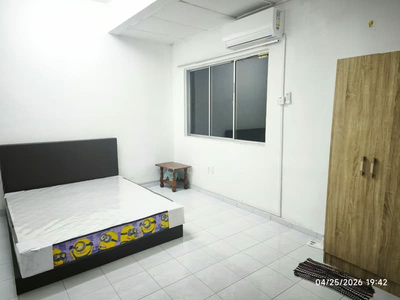 Townhouse for Rent in Taman Bukit Cheng (Cheng) - Woon . - Bedroom - PropertyGuru.com.my