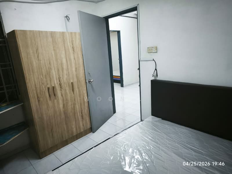 Townhouse for Rent in Taman Bukit Cheng (Cheng) - Woon . - Bedroom - PropertyGuru.com.my
