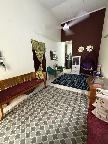 Rumah Teres 1 Tingkat untuk Dijual di Taman Pasir Putih (Pasir Gudang) - ALHAFIZ AZIS - Living Room - PropertyGuru.com.my