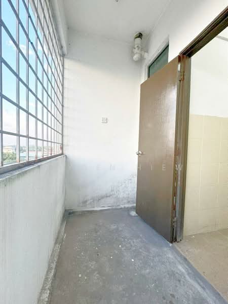 Pangsapuri untuk Dijual di Villamas - Kayden Hiew - Balcony - PropertyGuru.com.my