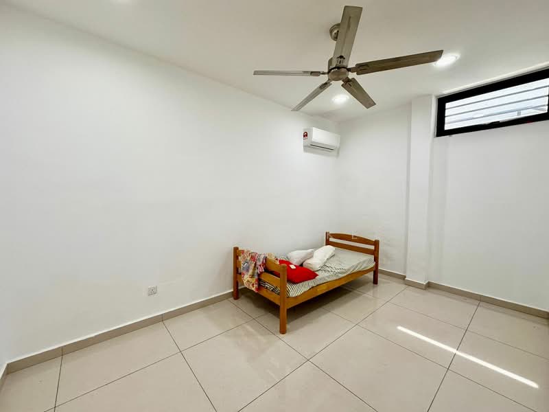 Semi-Detached House for Sale in Minden Heights (Gelugor) - Ronald Kee - Bedroom - PropertyGuru.com.my
