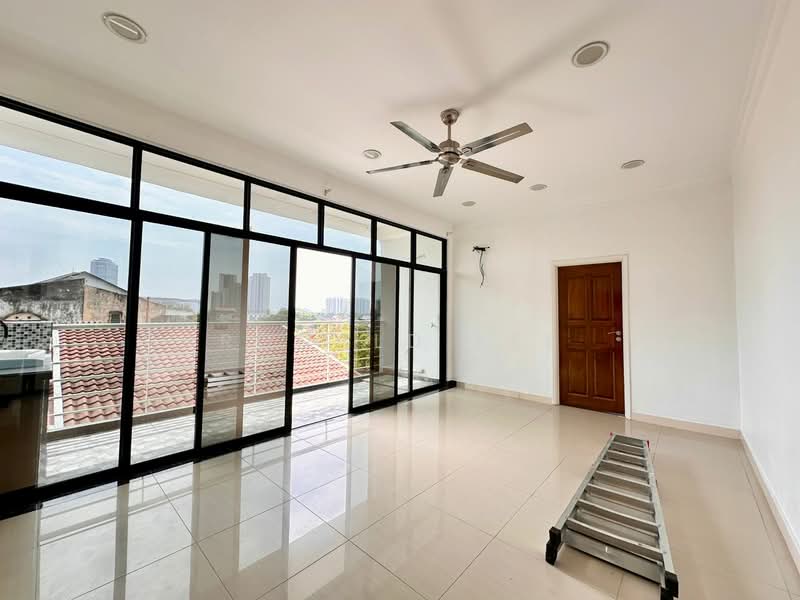 Semi-Detached House for Sale in Minden Heights (Gelugor) - Ronald Kee - Living Room - PropertyGuru.com.my