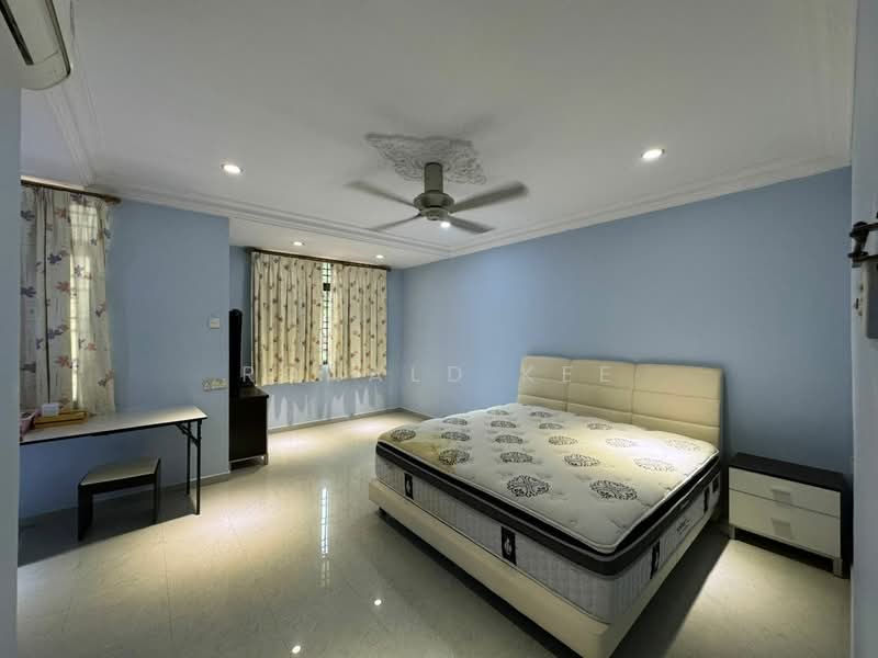 Rumah Berkembar untuk Dijual di Minden Heights (Gelugor) - Ronald Kee - Bedroom - PropertyGuru.com.my