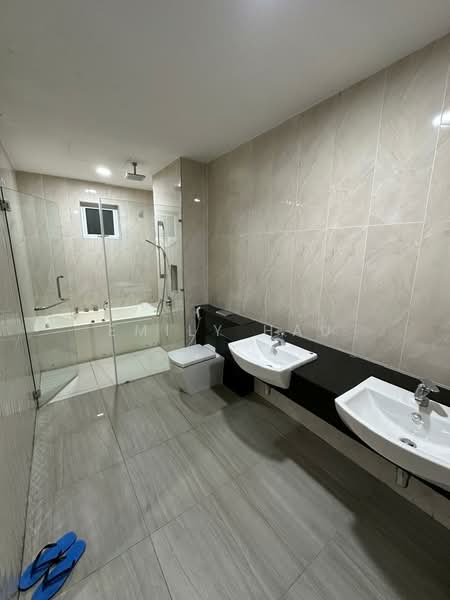 Servis Apartment untuk Disewa di Paragon Residences @ Straits View - Emily Hau - Bathroom - PropertyGuru.com.my