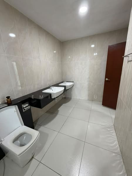 Servis Apartment untuk Disewa di Paragon Residences @ Straits View - Emily Hau - Bathroom - PropertyGuru.com.my