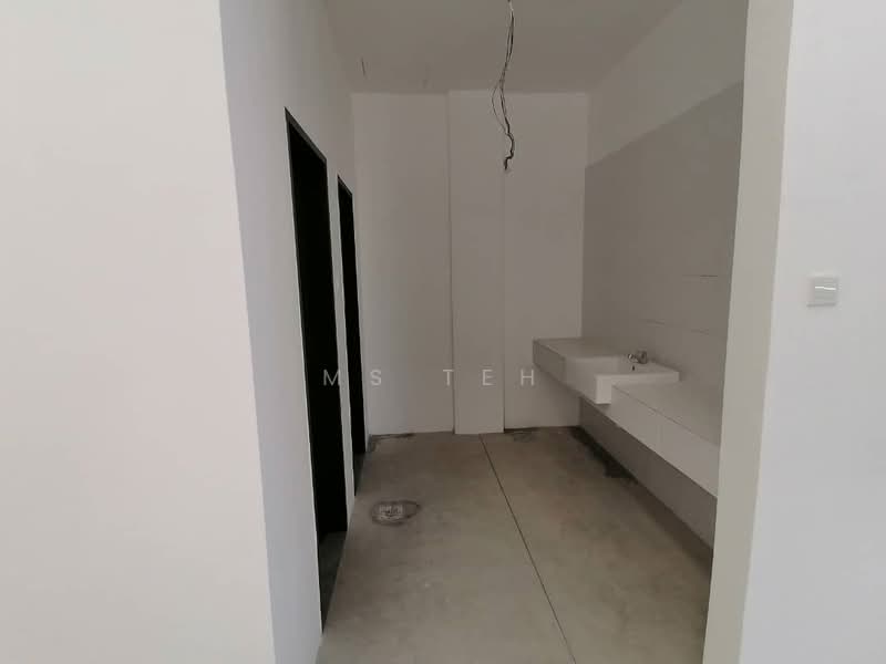 Kilang untuk Disewa di Eco Business Park V (Puncak Alam) - Ms Teh - Bathroom - PropertyGuru.com.my