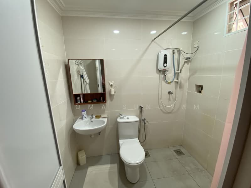 2-storey Terraced House for Sale in SS5 (Petaling Jaya) - K.Soma Sundram - Bathroom - PropertyGuru.com.my