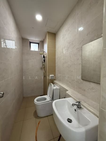 Service Residence for Rent at D'Summit Residences - Elaine Sim - Bathroom - PropertyGuru.com.my