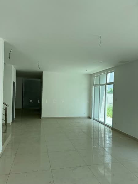 Rumah Kluster untuk Dijual di Mutiara Rini (Skudai) - Alice Chia - Living Room - PropertyGuru.com.my