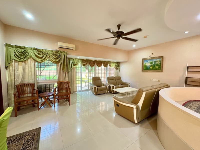 Rumah Teres untuk Dijual di Minden Heights (Gelugor) - Ronald Kee - Living Room - PropertyGuru.com.my