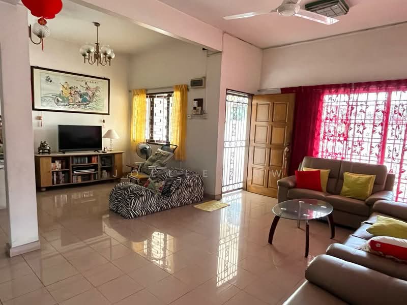 2-storey Terraced House for Sale in SS2 (Petaling Jaya) - Joelle Law - Living Room - PropertyGuru.com.my