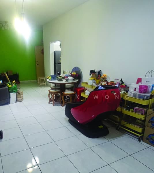 Kondominium untuk Dijual di Desa Impiana - Patrick Wong - Living Room - PropertyGuru.com.my