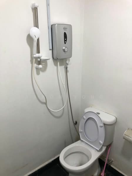 Rumah Teres 2 Tingkat untuk Dijual di Sungai Long (Bandar Sungai Long) - Aaron Yong - Bathroom - PropertyGuru.com.my